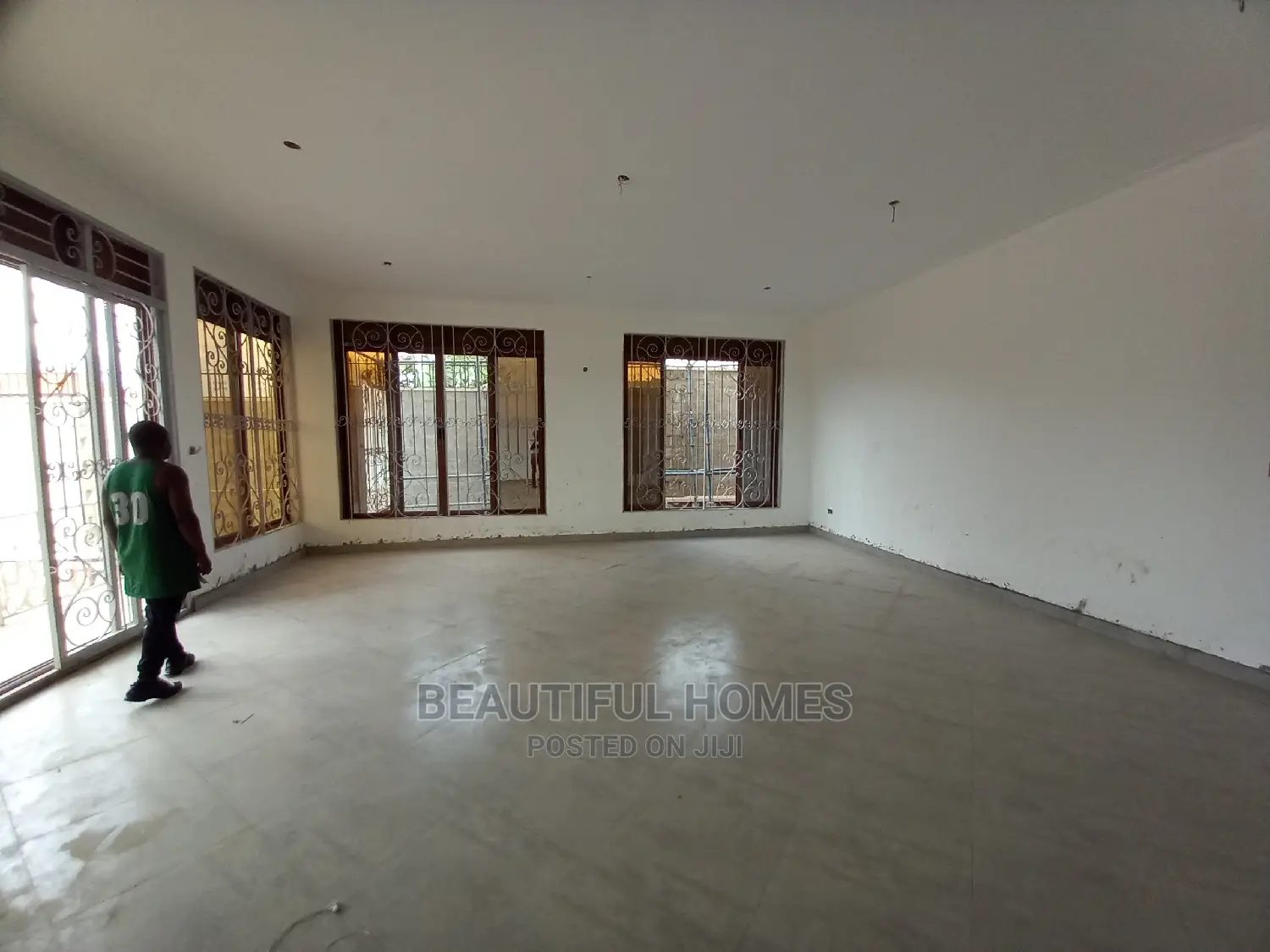 Furnished 6bdrm Mansion in Munyonyo, Makindye for Sale in Makindye