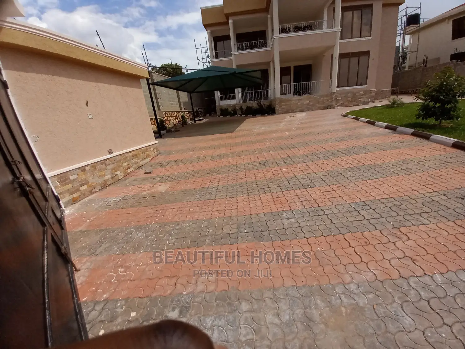 Furnished 6bdrm Mansion in Munyonyo, Central Division for Sale in Central Division