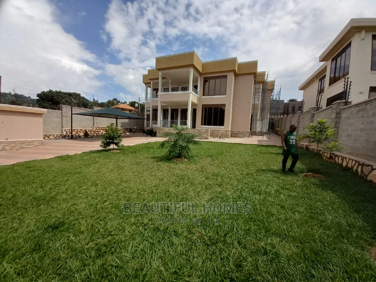 Furnished 6bdrm Mansion in Munyonyo, Makindye for Sale in Makindye