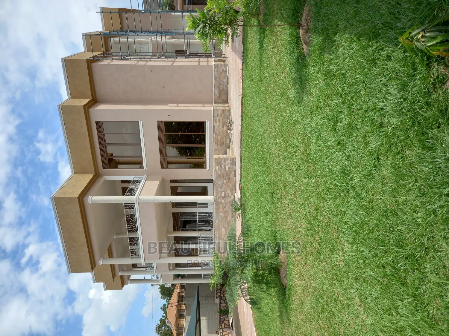 Furnished 6bdrm Mansion in Munyonyo, Makindye for Sale in Makindye