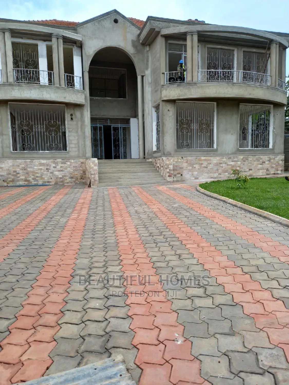 Furnished 6bdrm Mansion in Munyonyo, Makindye for Sale in Makindye