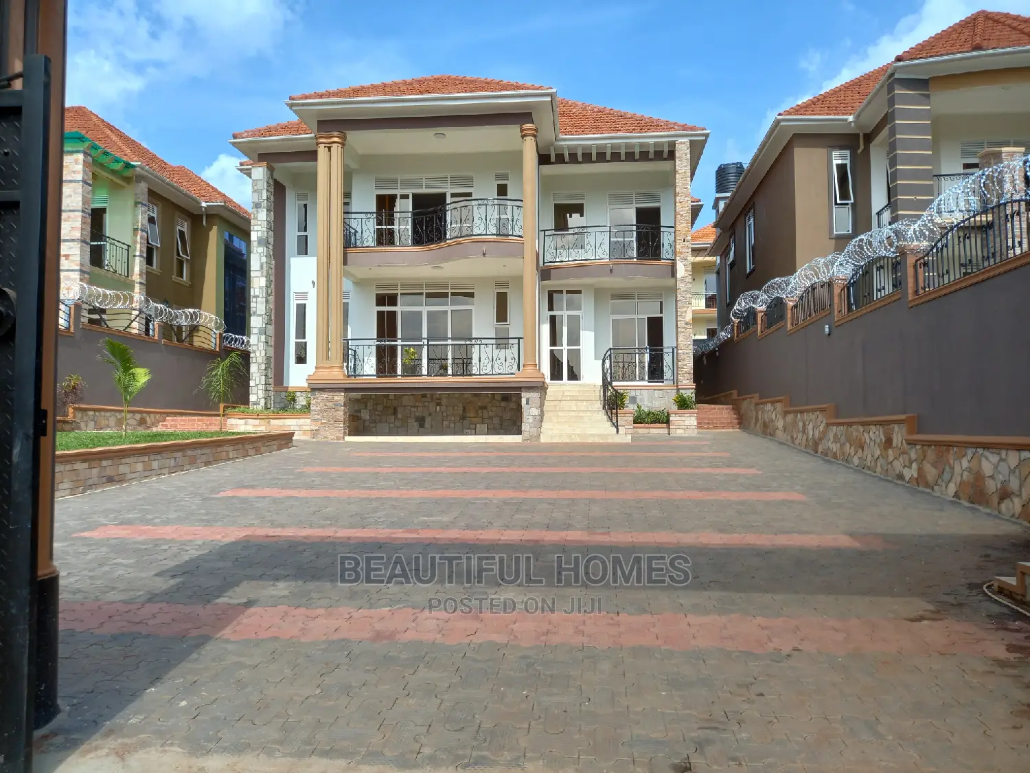 Furnished 6bdrm Mansion in Kira, Central Division for Sale in Central Division