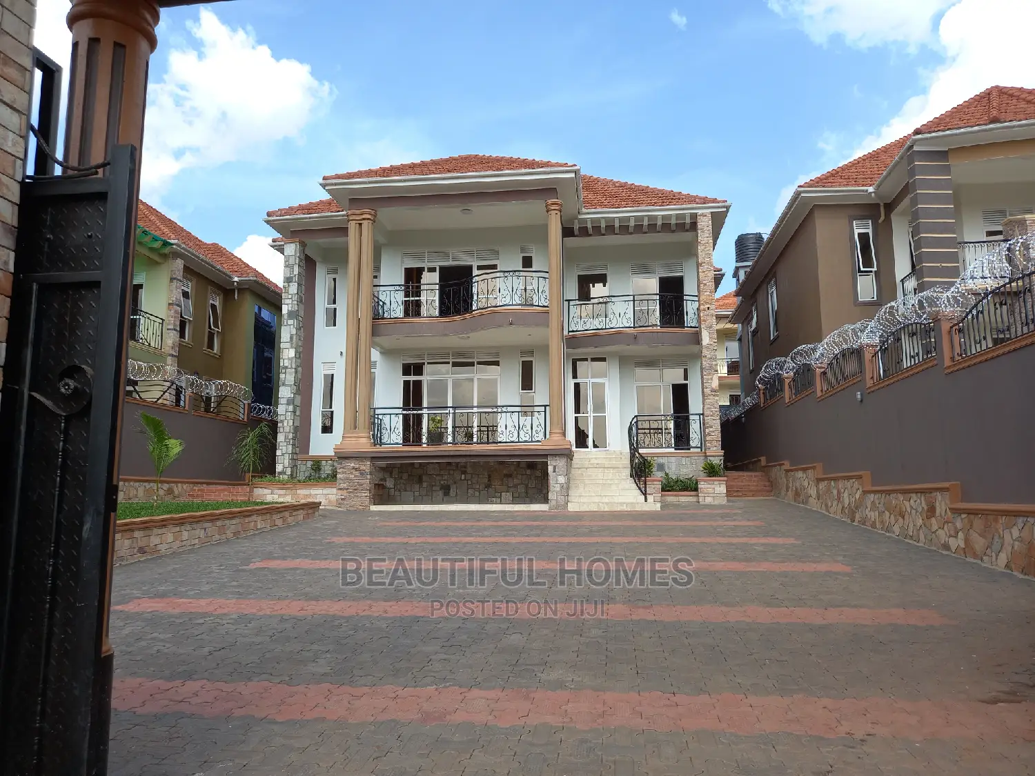 Furnished 6bdrm Mansion in Kira for Sale in Kira