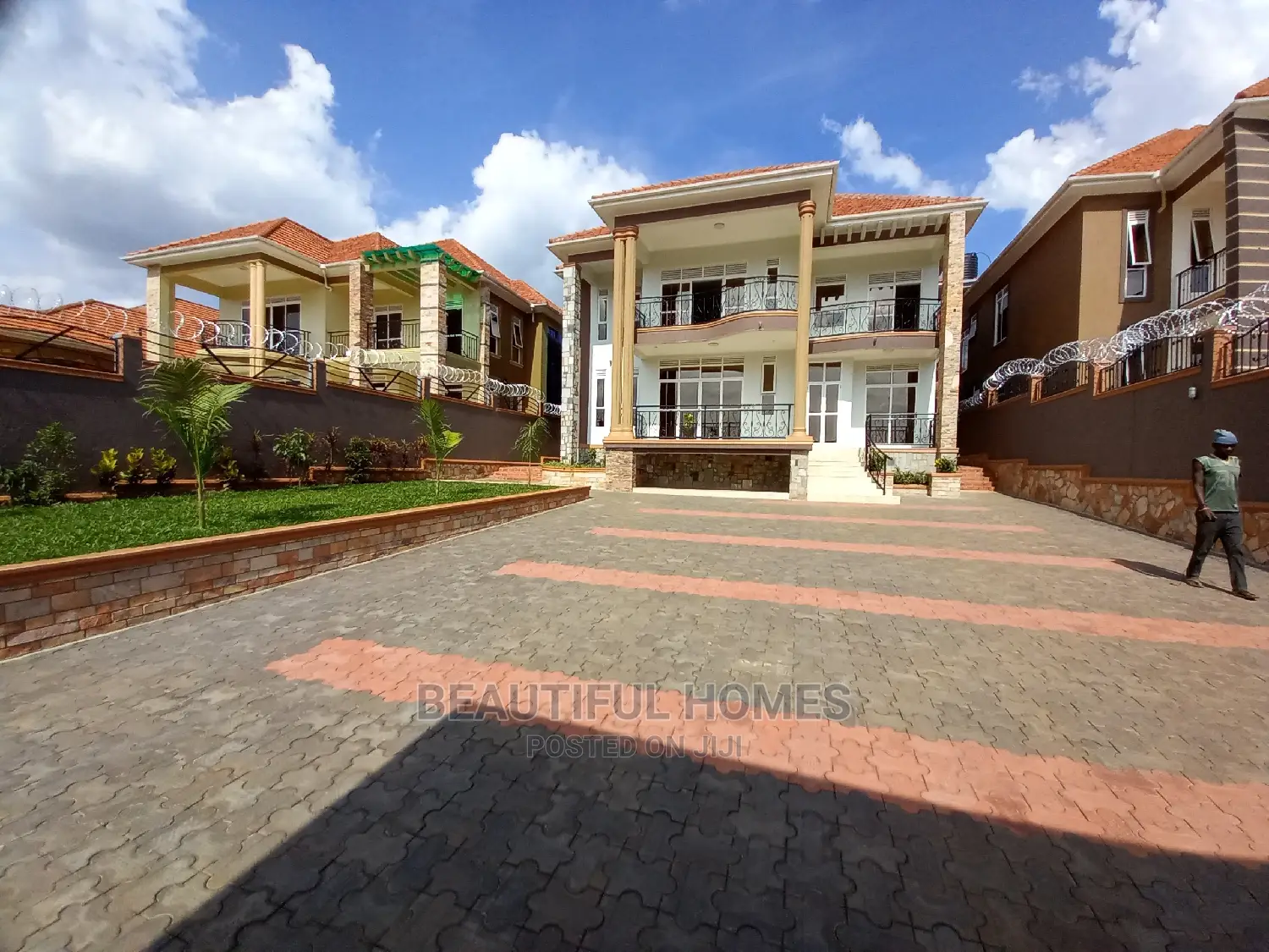Furnished 6bdrm Mansion in Kira for Sale in Kira