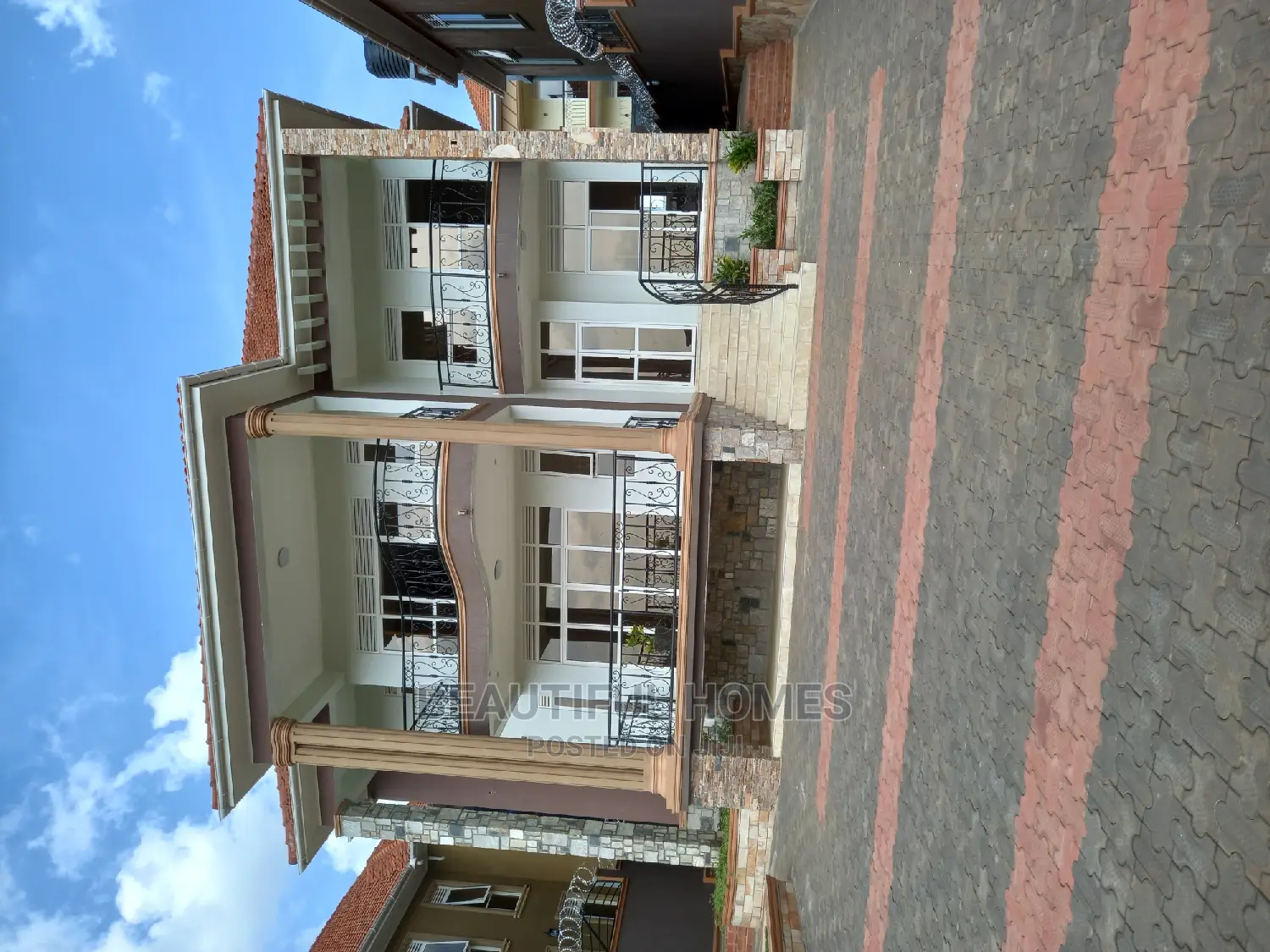 Furnished 6bdrm Mansion in Kira Tarmacked for Sale in Kira