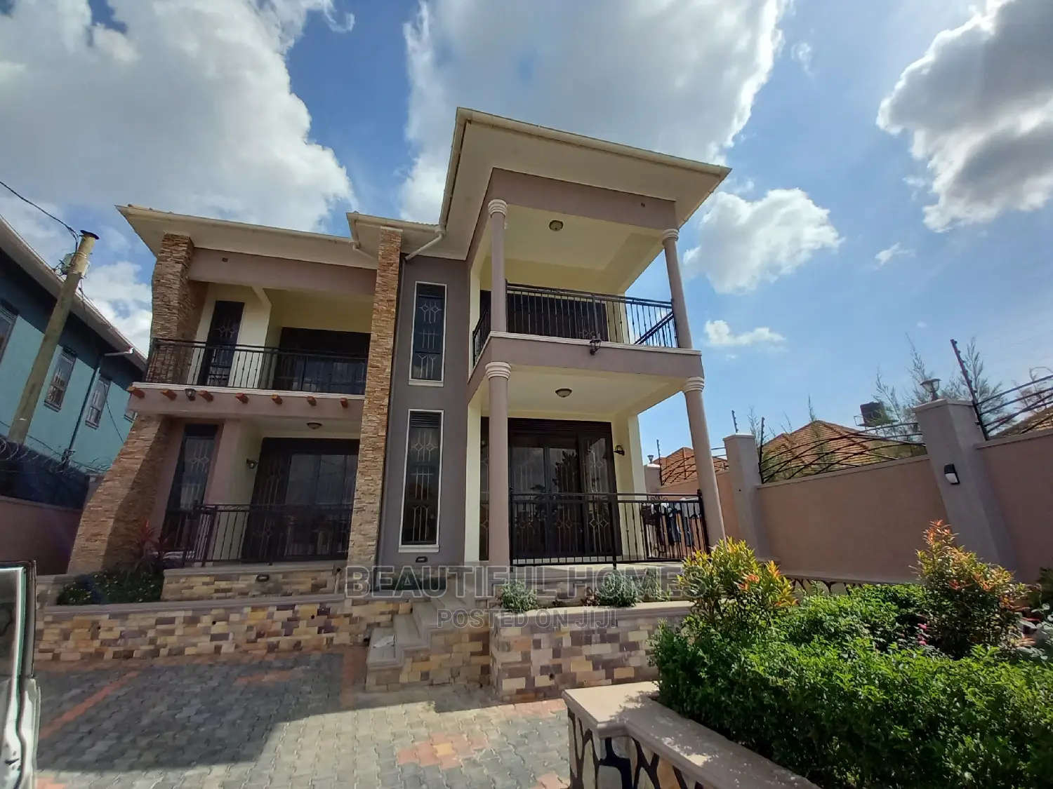Furnished 4bdrm Duplex in Tarmack, Kira for Sale in Kira