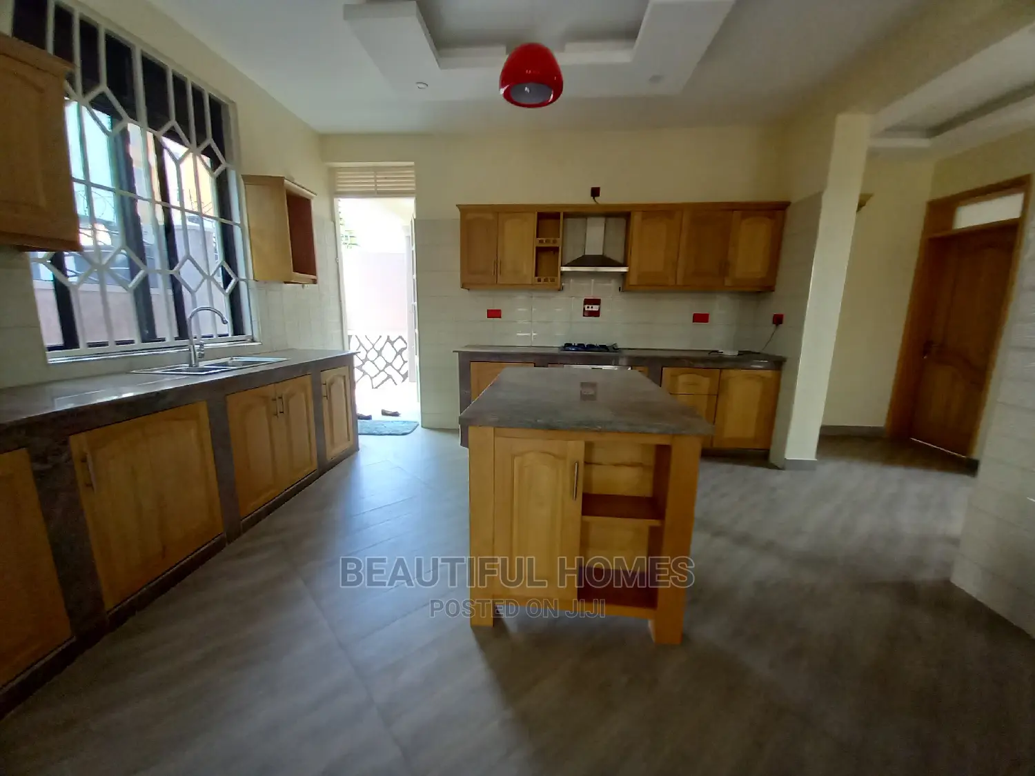Furnished 4bdrm Duplex in Tarmack, Kira for Sale in Kira