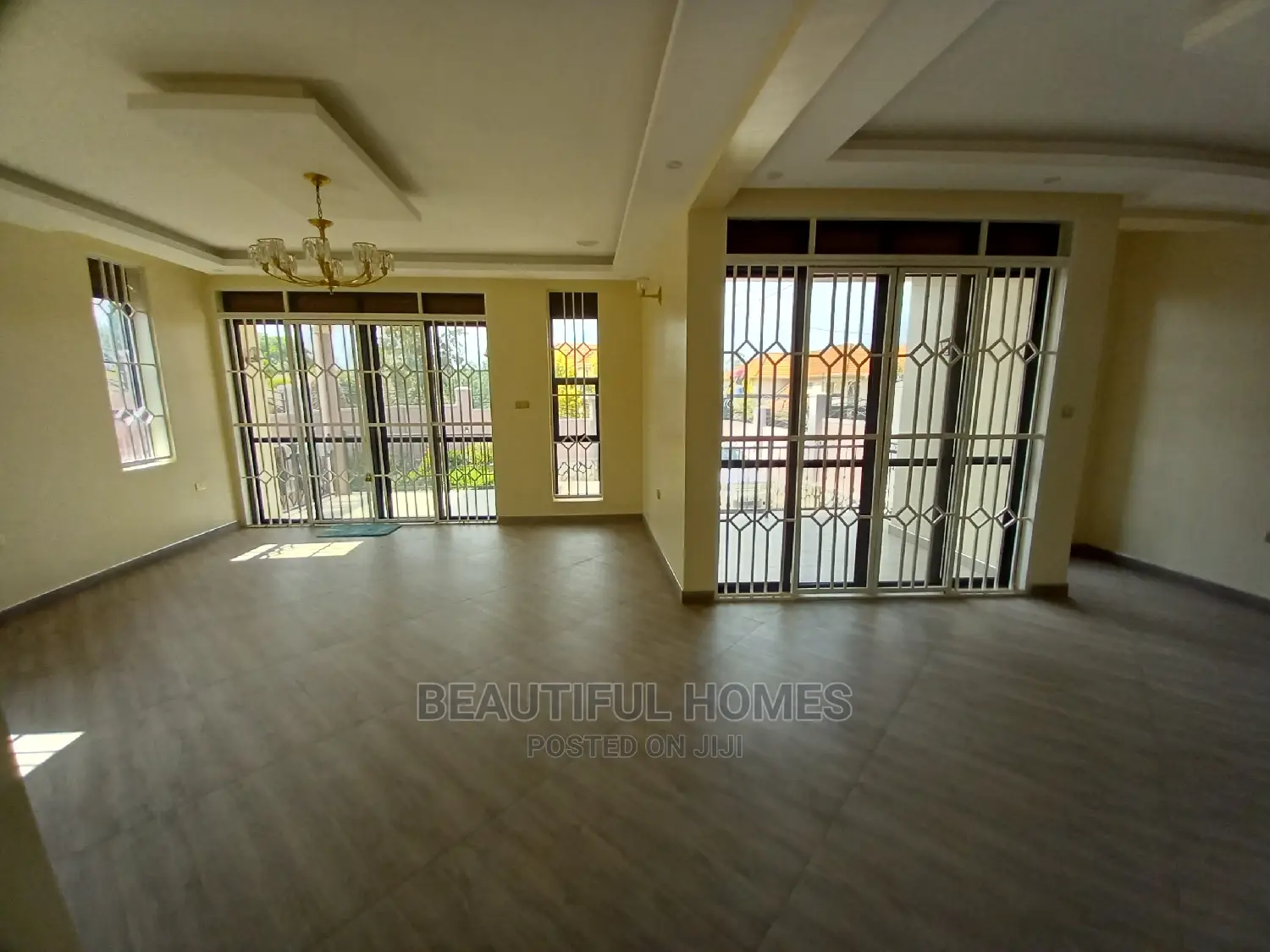 Furnished 4bdrm Duplex in Tarmack, Kira for Sale in Kira