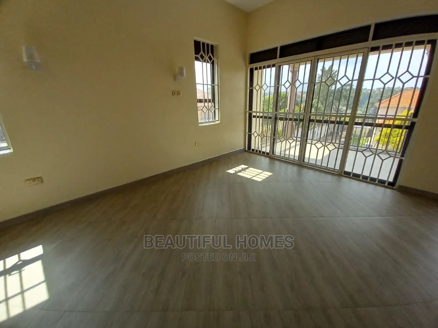 Furnished 4bdrm Mansion in Kira for Sale in Kira