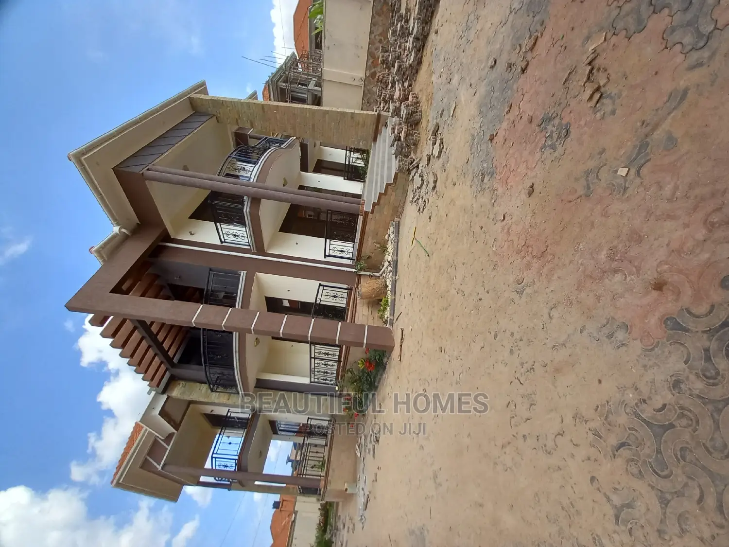 Furnished 6bdrm Mansion in Kira Tarmack Estate for Sale in Kira