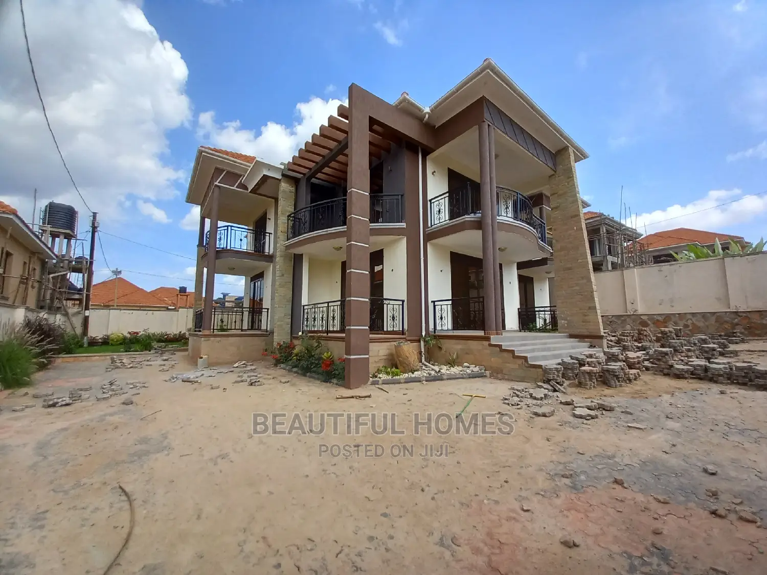 Furnished 6bdrm Mansion in Kira Tarmack Estate for Sale in Kira