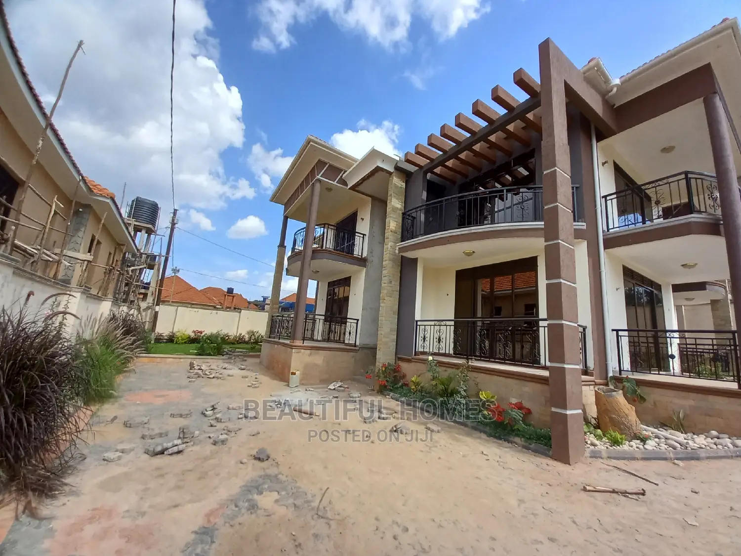 Furnished 6bdrm Mansion in Kira Tarmack Estate for Sale in Kira