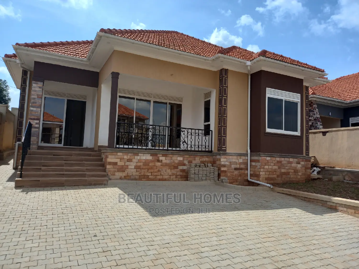 Furnished 4bdrm House in All Tarmack, Kira for Sale in Kira