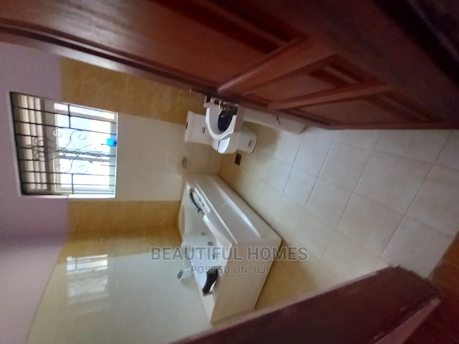 Furnished 4bdrm House in All Tarmack, Kira for Sale in Kira