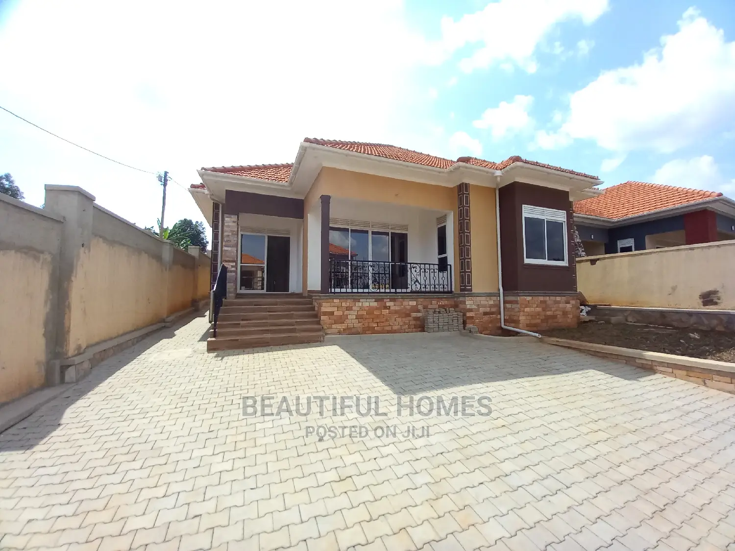 Furnished 4bdrm House in Kira Tarmack for Sale in Kira