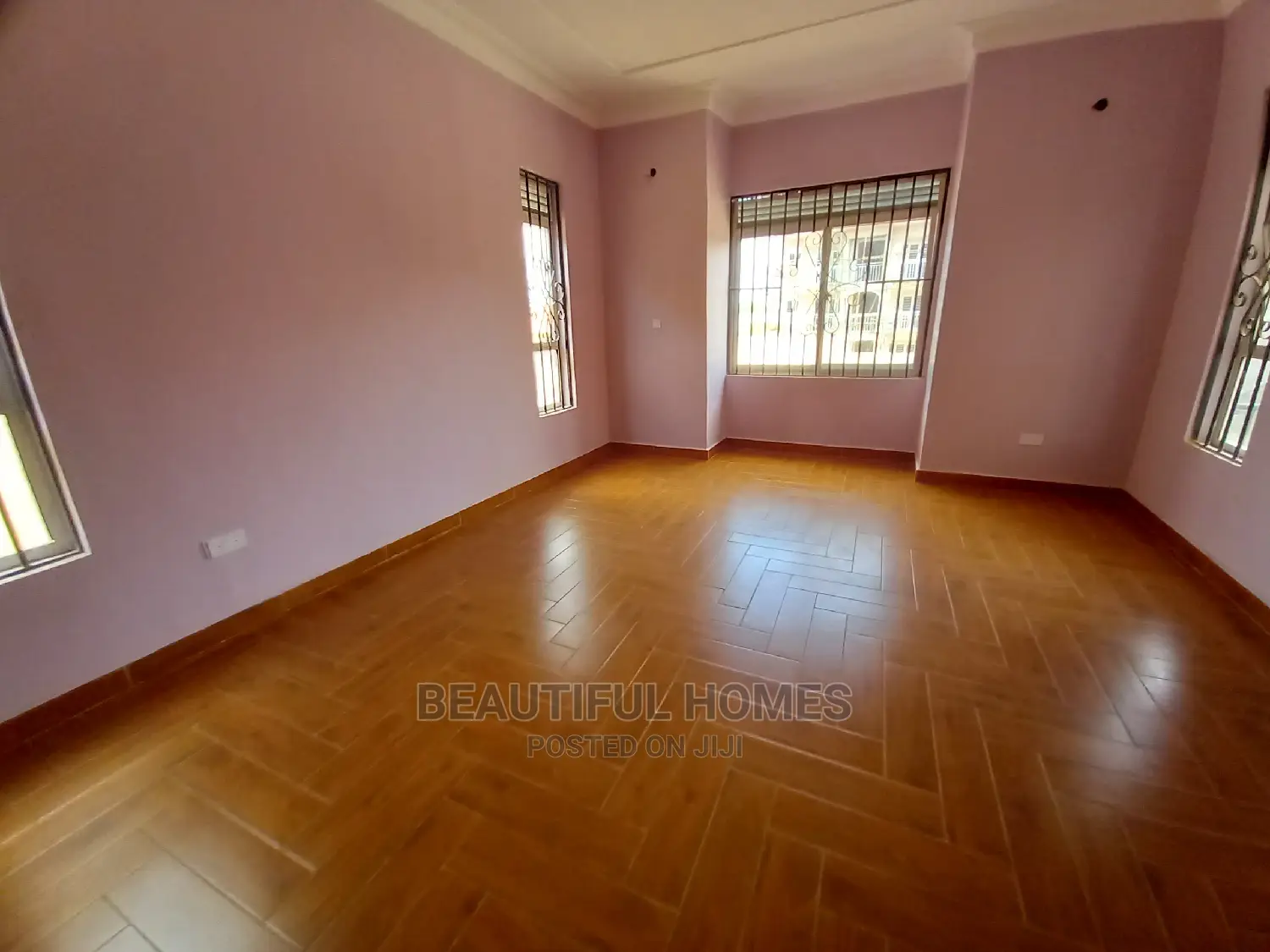 Furnished 4bdrm House in Kira Tarmack for Sale in Kira