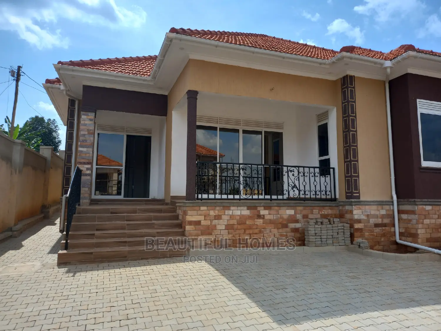 Furnished 4bdrm House in Kira Tarmack for Sale in Kira