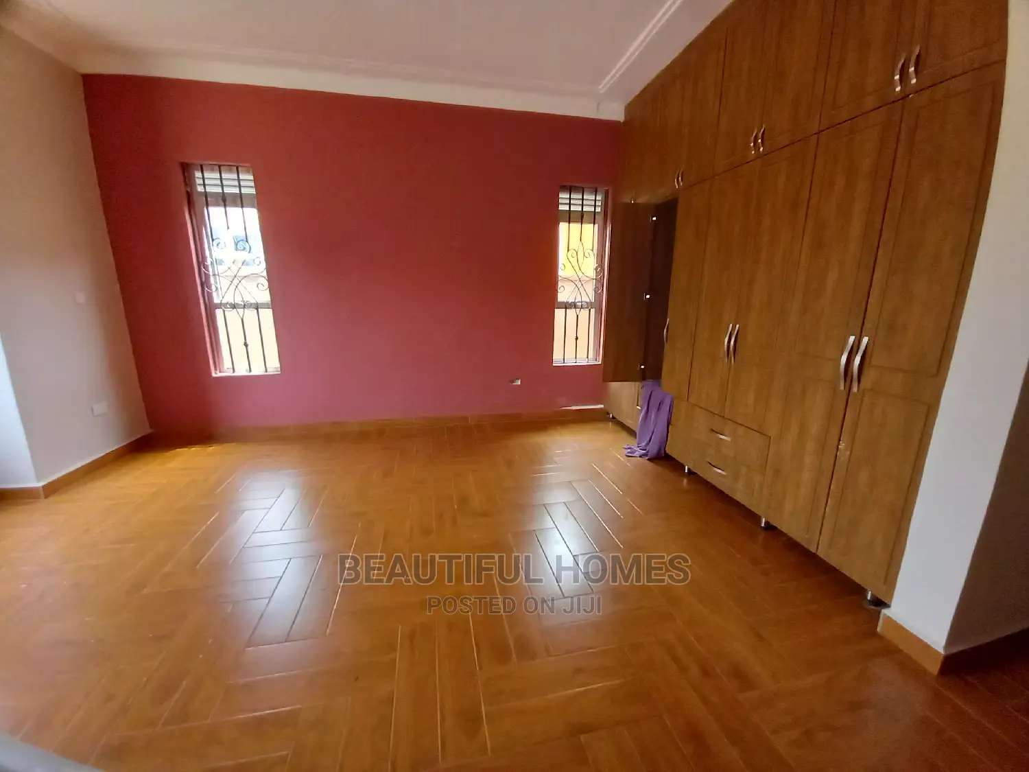Furnished 4bdrm House in Kira Tarmack for Sale in Kira