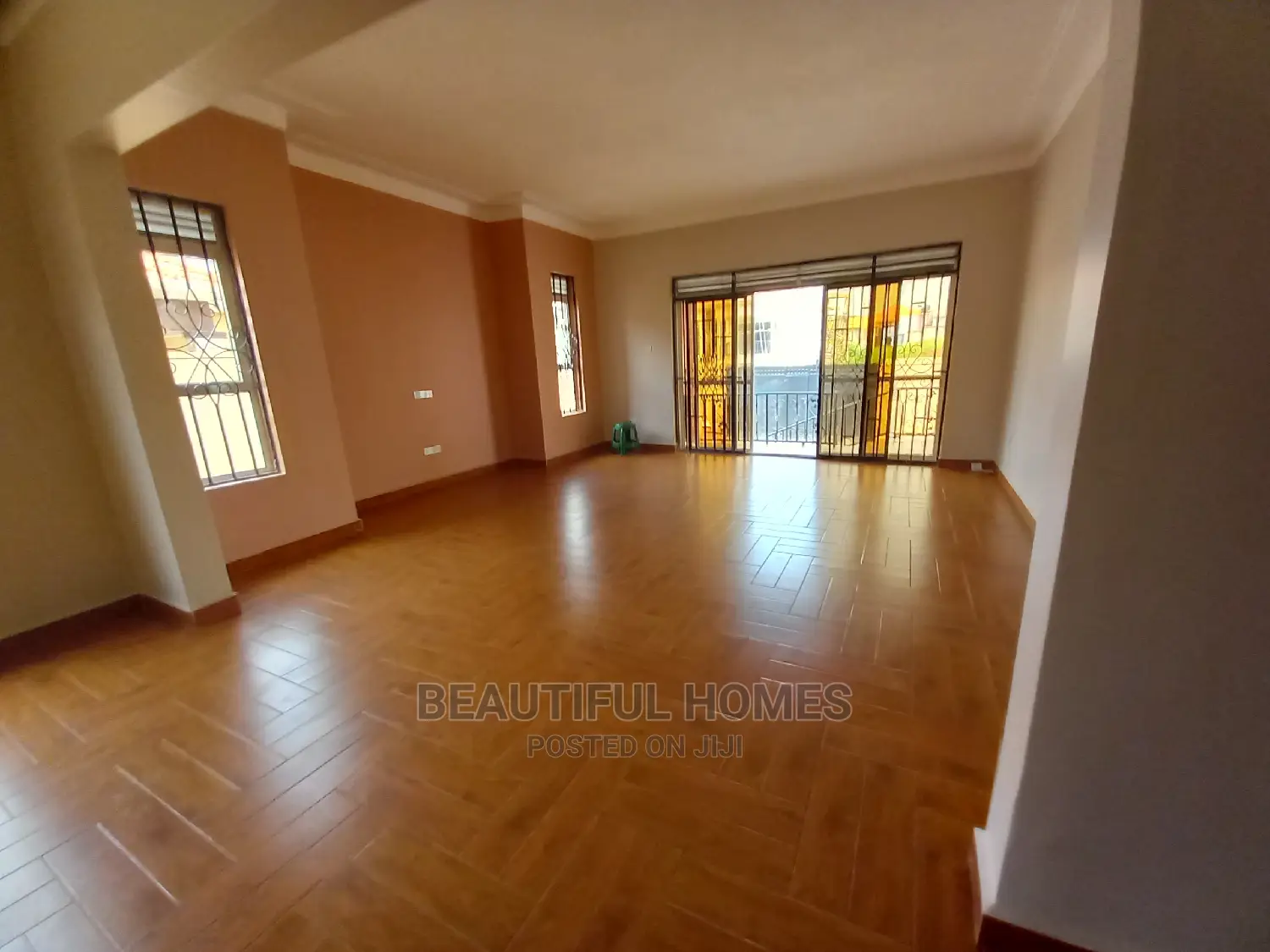 Furnished 4bdrm House in Kira Tarmack for Sale in Kira