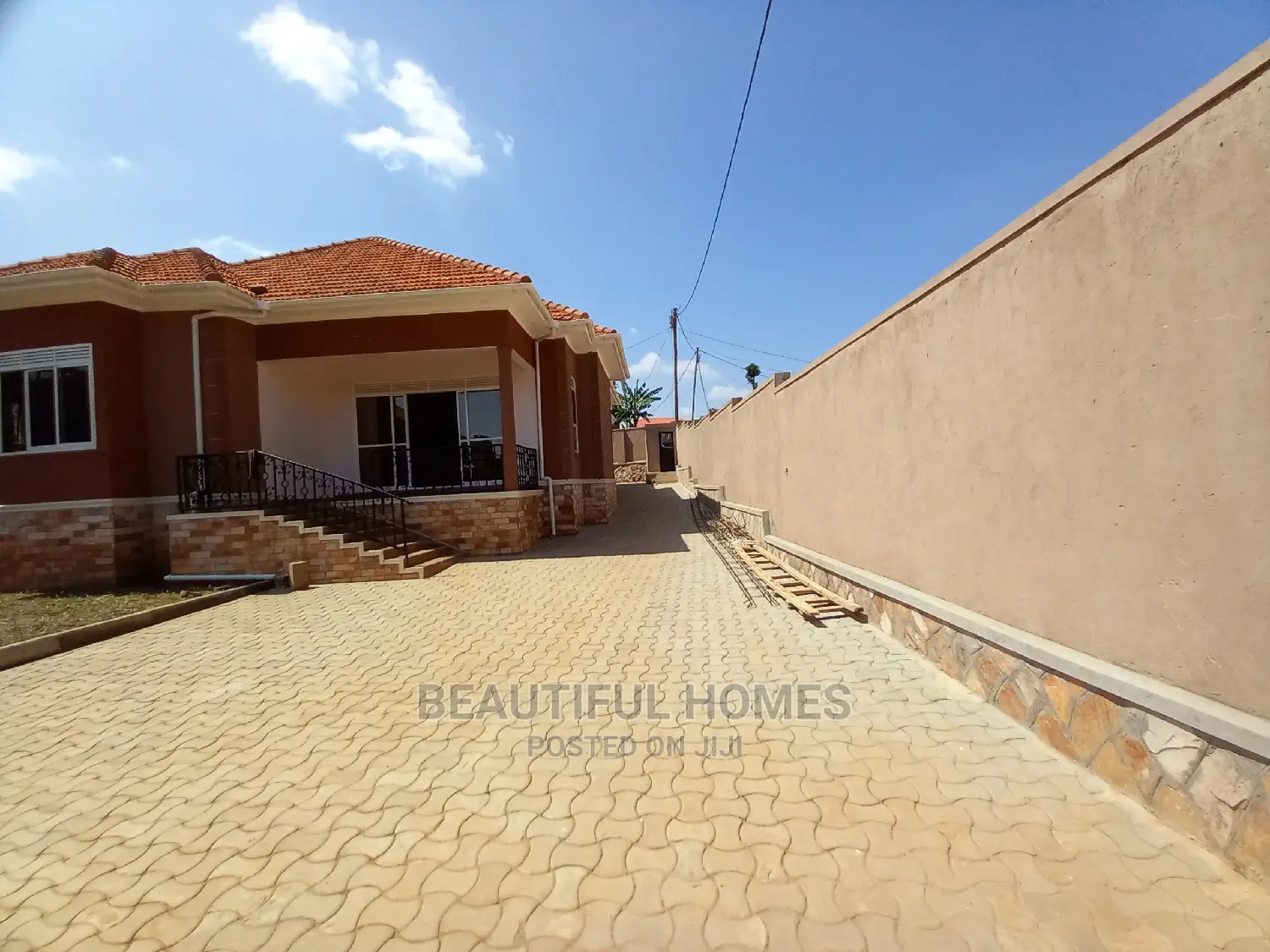 Furnished 4bdrm House in All Tarmack, Kira for Sale in Kira