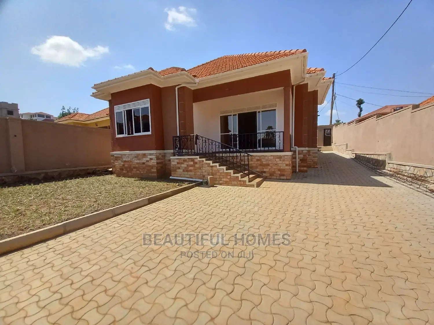 Furnished 4bdrm House in All Tarmack, Kira for Sale in Kira