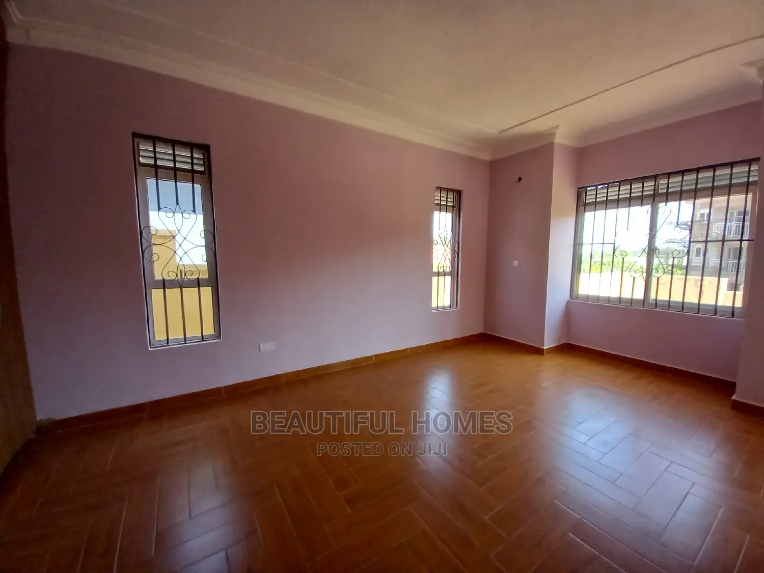 Furnished 4bdrm Bungalow in All Tarmacked, Kira for Sale in Kira