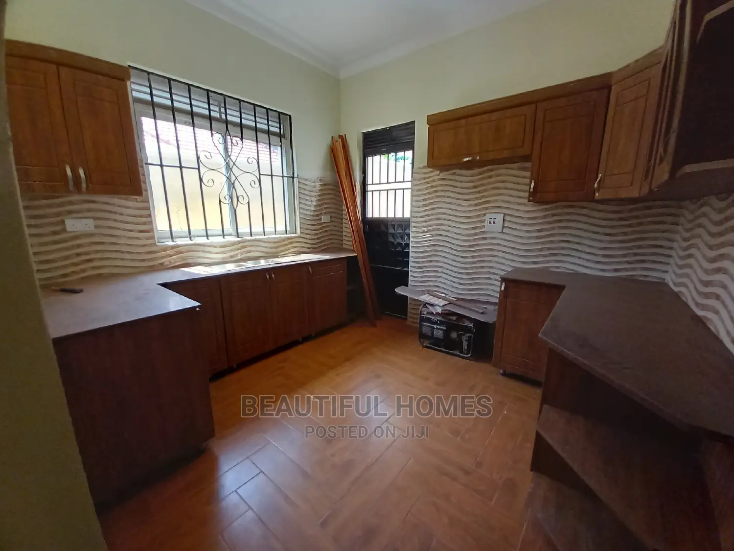 Furnished 4bdrm House in Kira Rich Estate for Sale in Kira