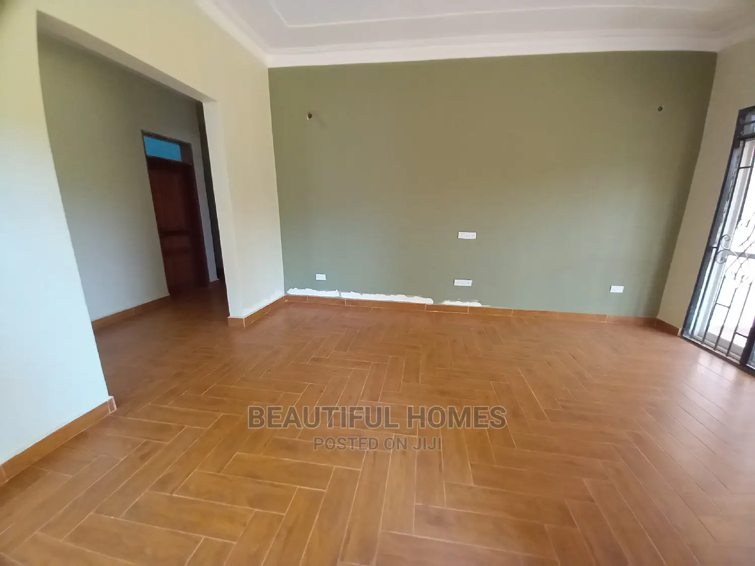 Furnished 4bdrm House in Kira Tarmack Estate for Sale in Kira