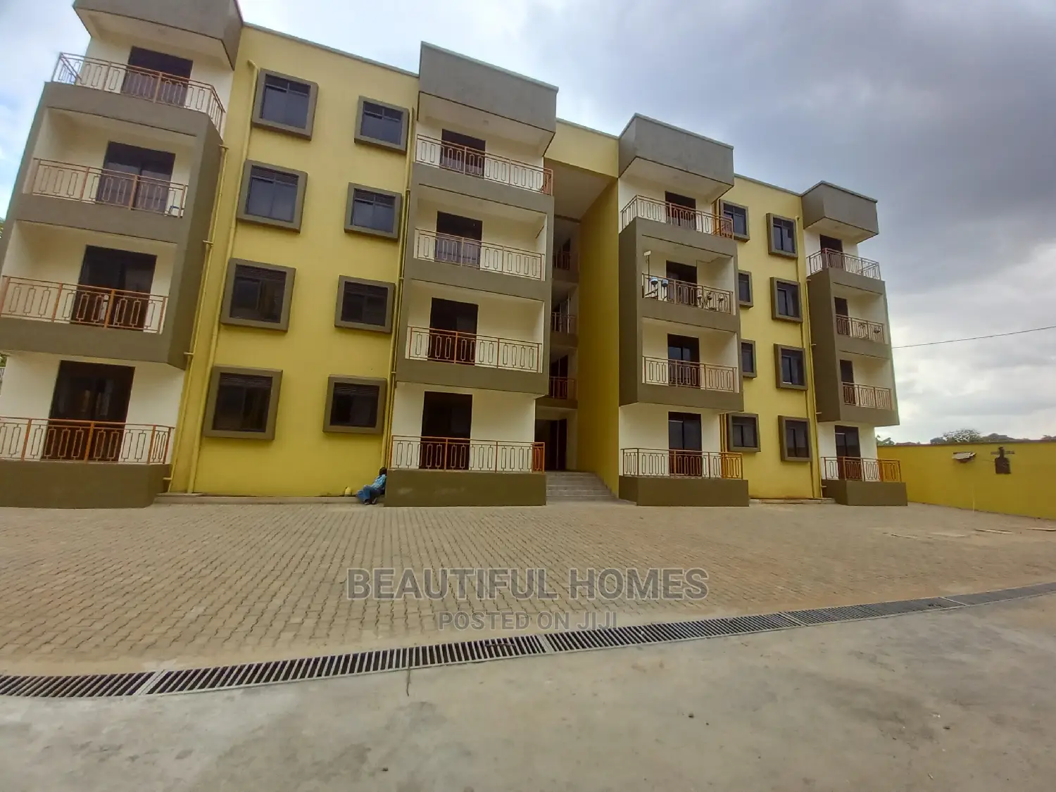 Furnished 3bdrm Condo in Kisaasi, Central Division for Sale in Central Division