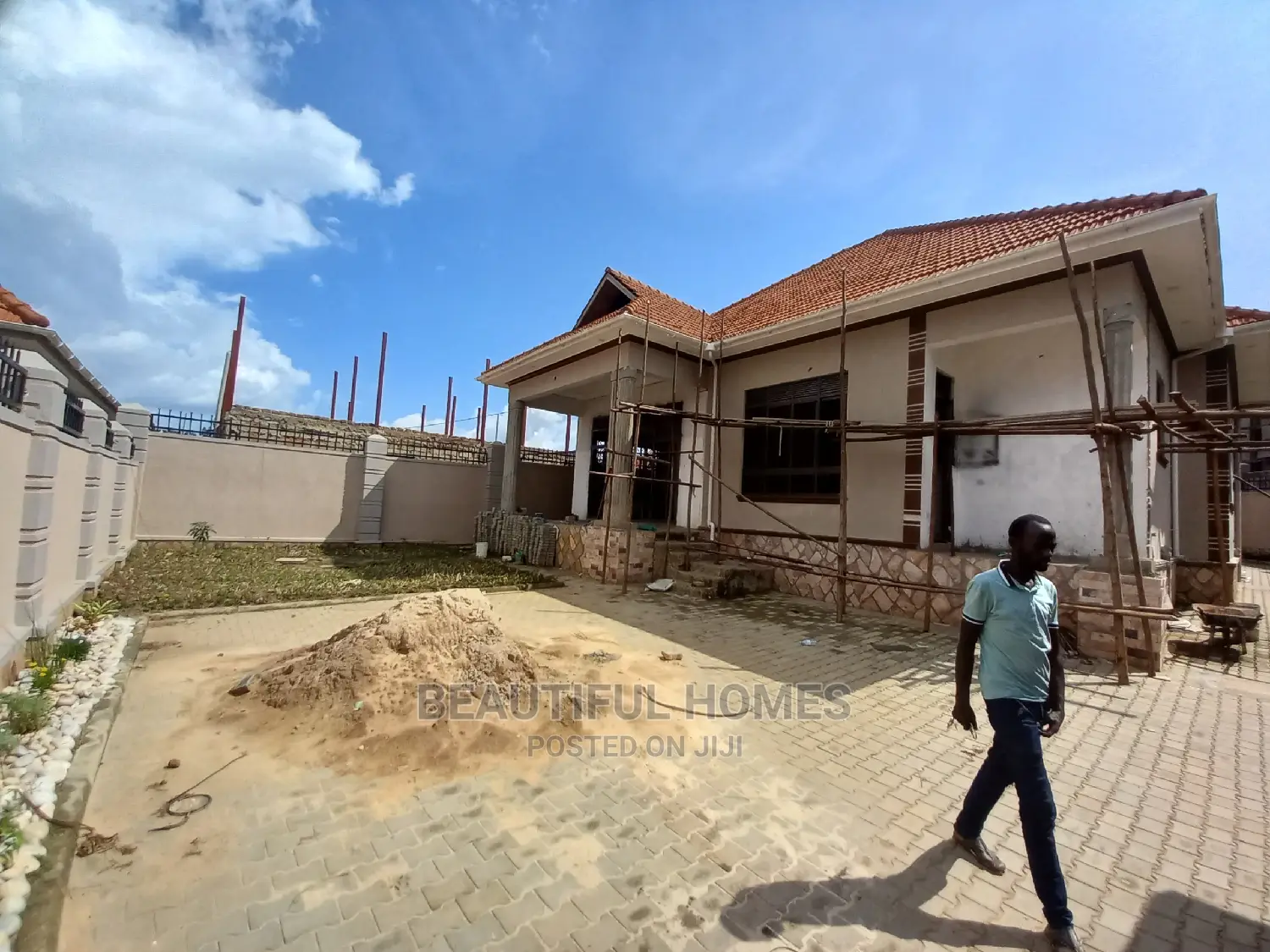 Furnished 4bdrm House in Kira Organised for Sale in Kira