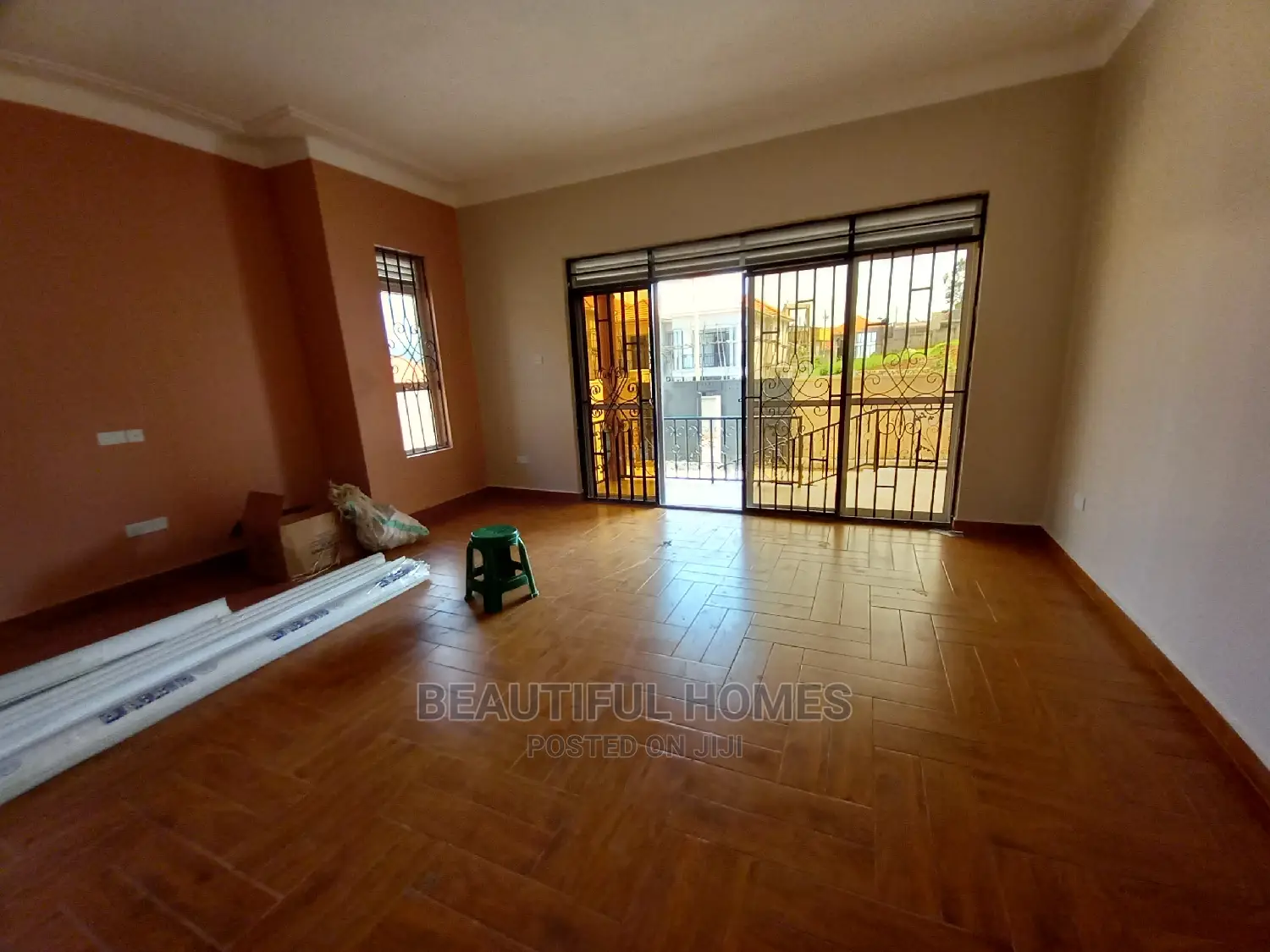 Furnished 4bdrm House in Tarmacked Estate, Kira for Sale in Kira