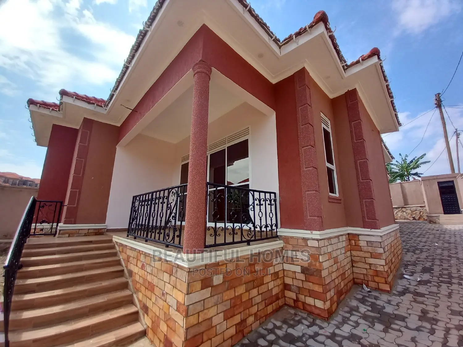 Furnished 4bdrm Bungalow in Kira Tarmack for Sale in Kira