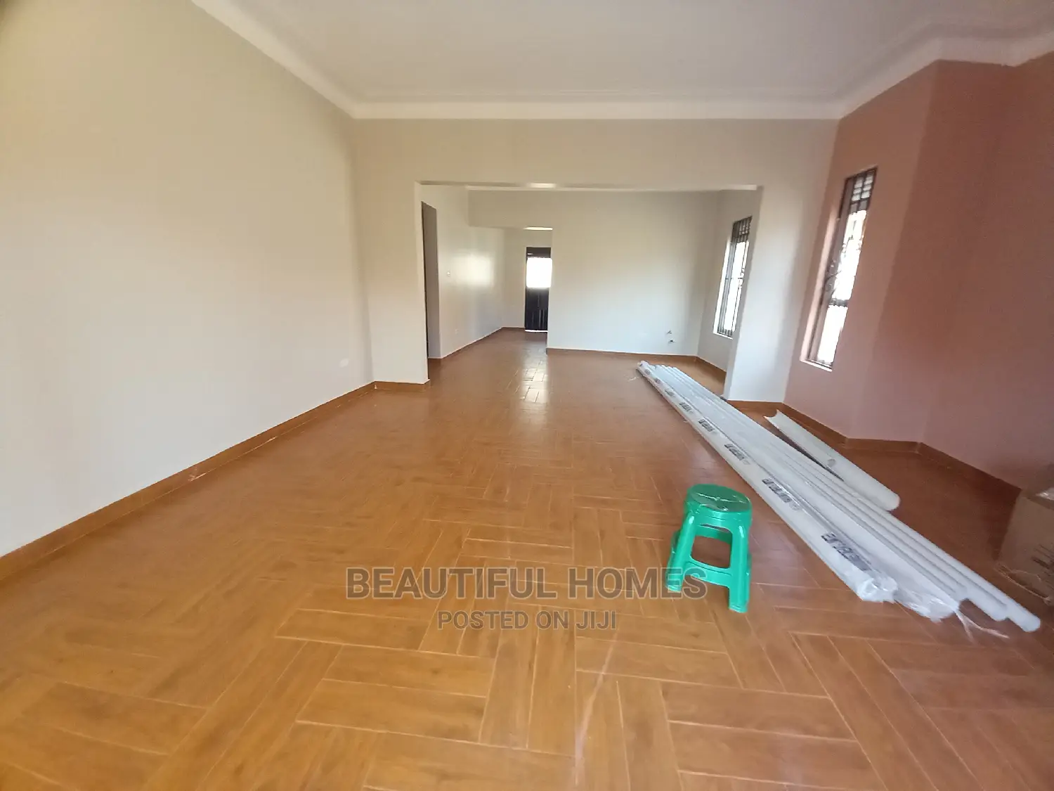 Furnished 4bdrm Bungalow in Kira Tarmack for Sale in Kira
