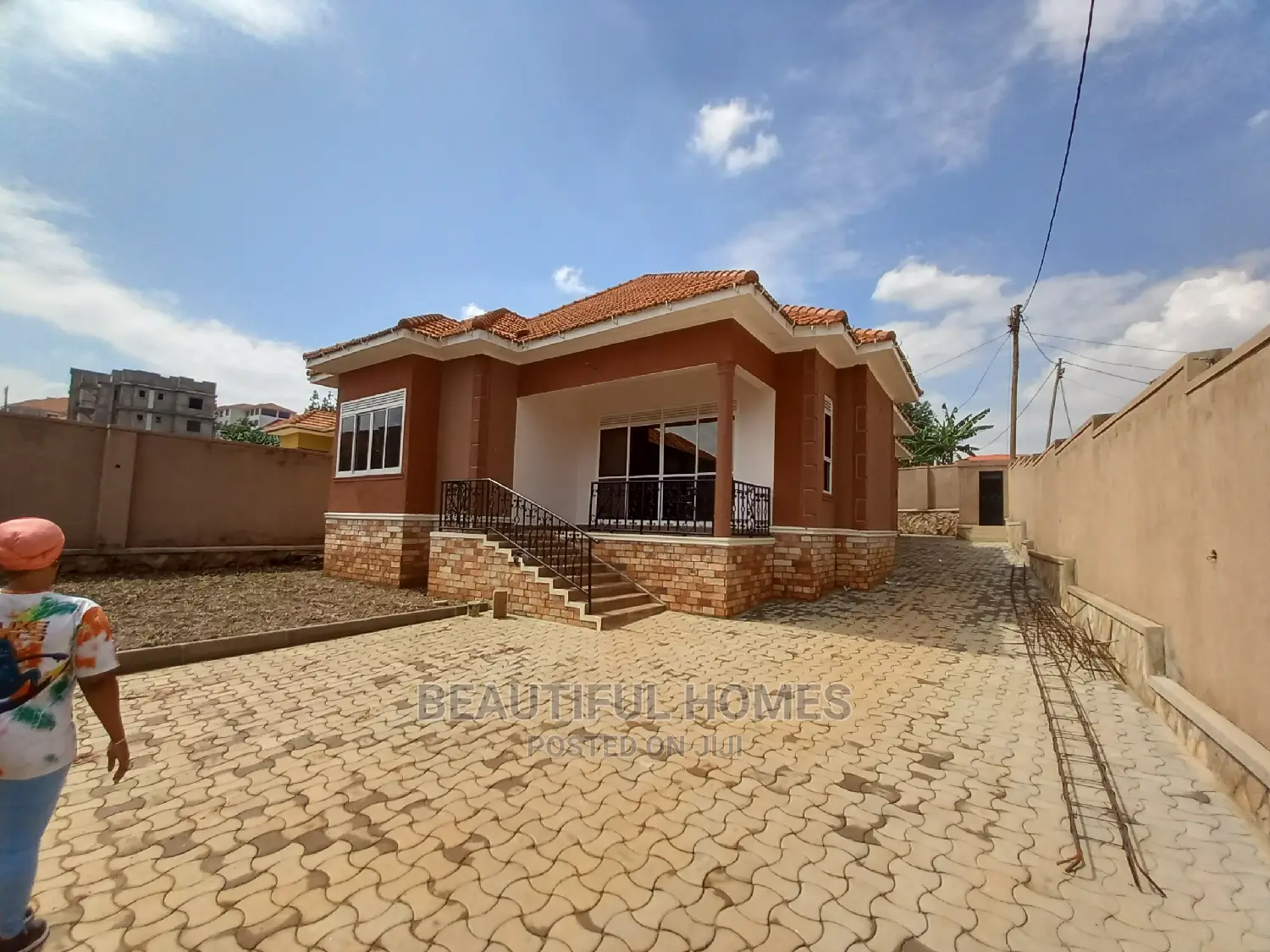 Furnished 4bdrm House in Kira Tarmack for Sale in Kira