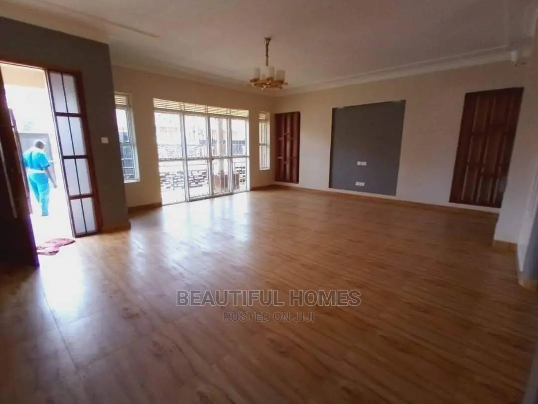 Furnished 4bdrm House in All Tarmack, Kira for Sale in Kira