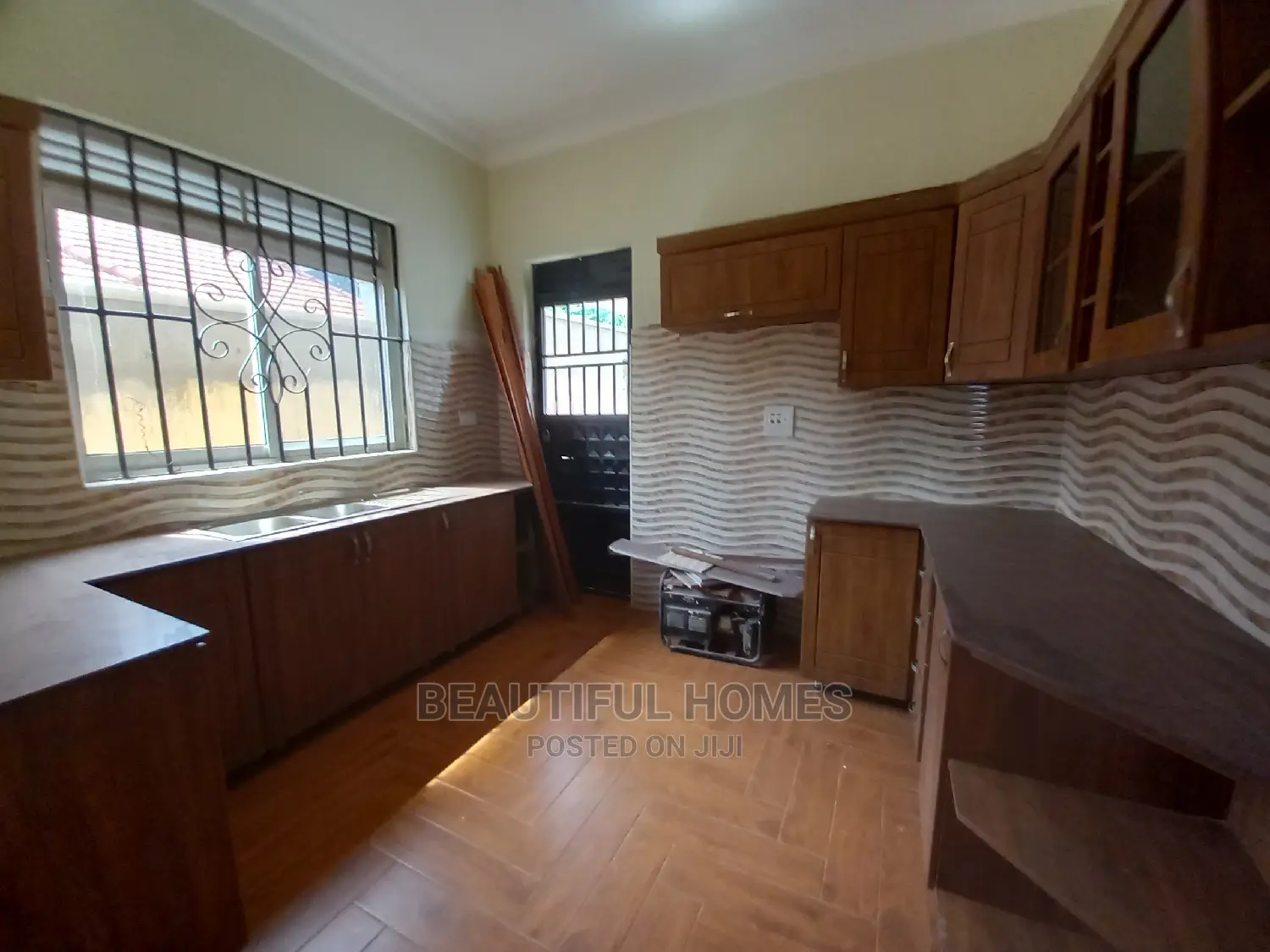 Furnished 4bdrm House in Corporate Estate, Kira for Sale in Kira