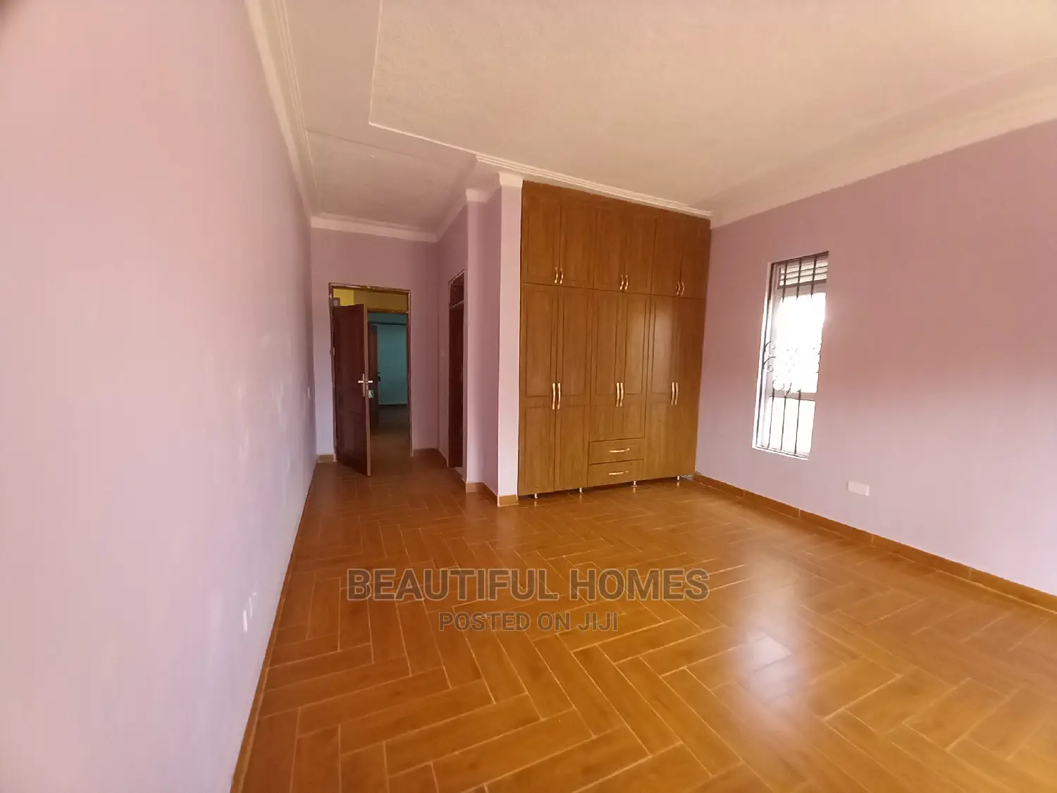 Furnished 4bdrm Bungalow in Kira Tarmack, Central Division for Sale in Central Division