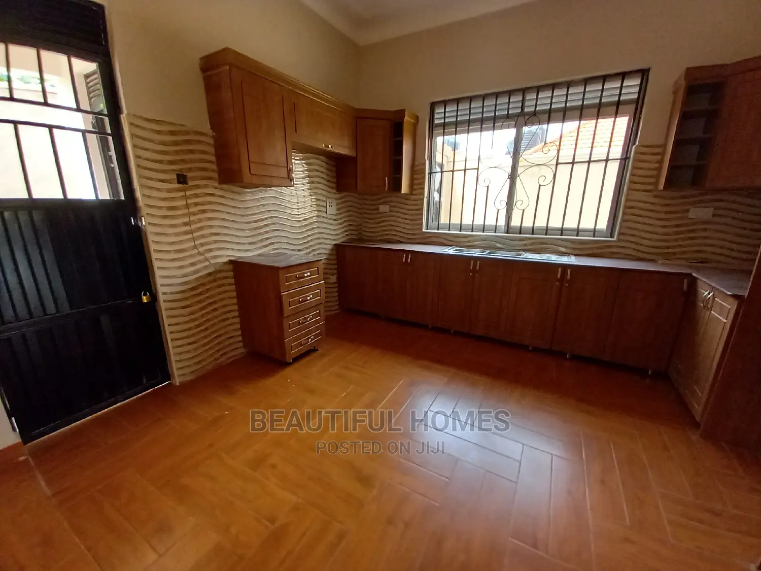 Furnished 4bdrm Bungalow in Kira Tarmack, Central Division for Sale in Central Division