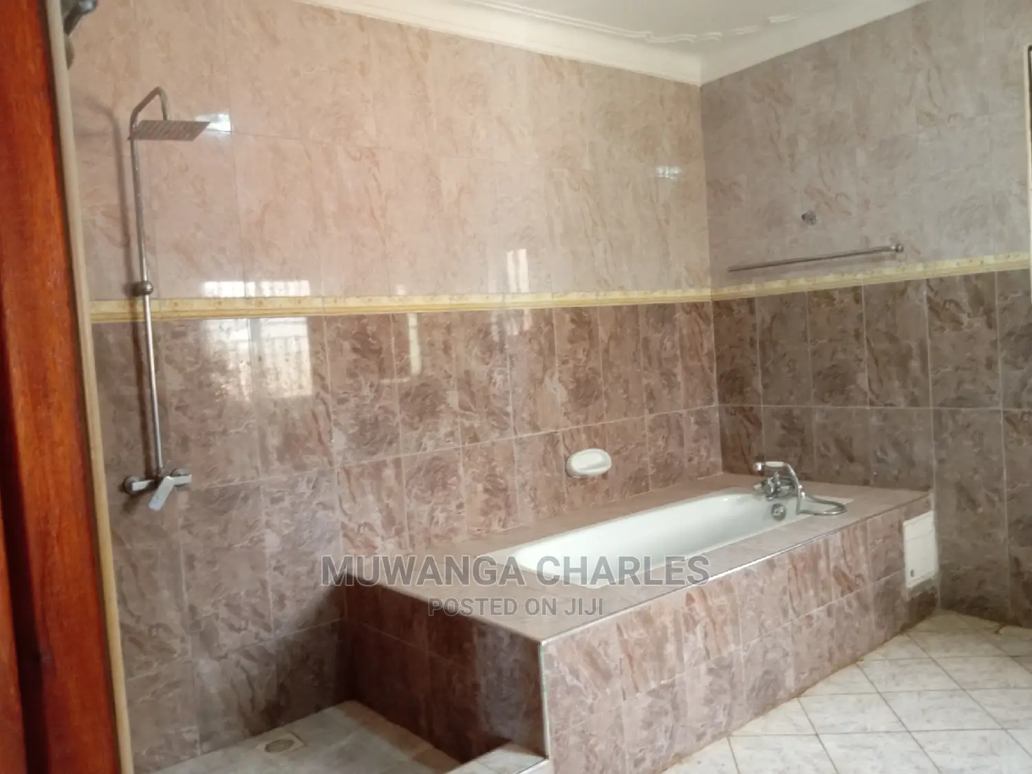5bdrm Duplex in Fs Properties Ltd, Central Division for Rent in Central Division