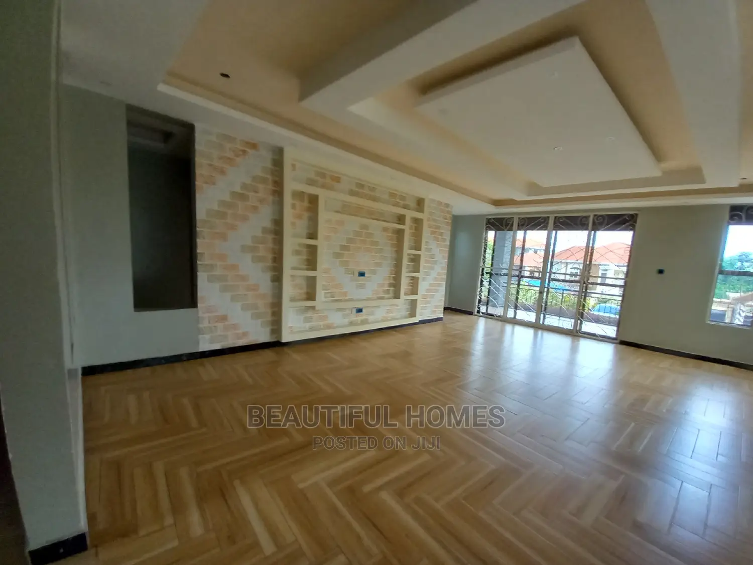 Furnished 7bdrm Mansion in Kiwatule, Central Division for Sale in Central Division