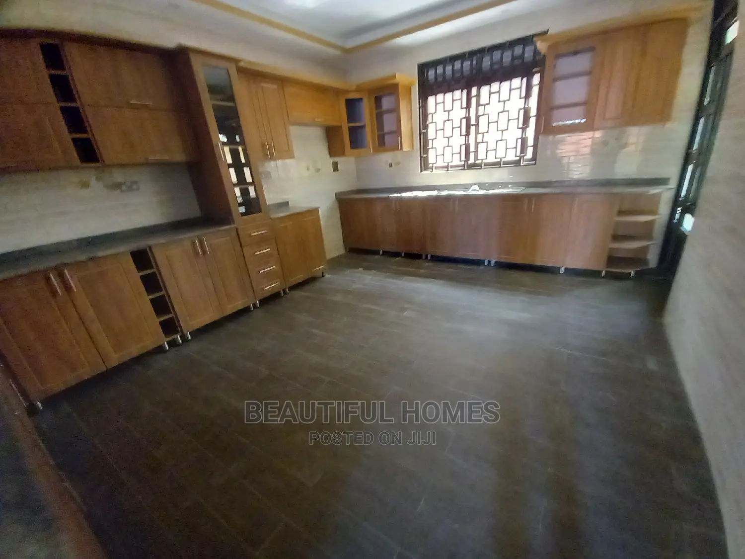 Furnished 7bdrm Mansion in Najjera, Central Division for Sale in Central Division