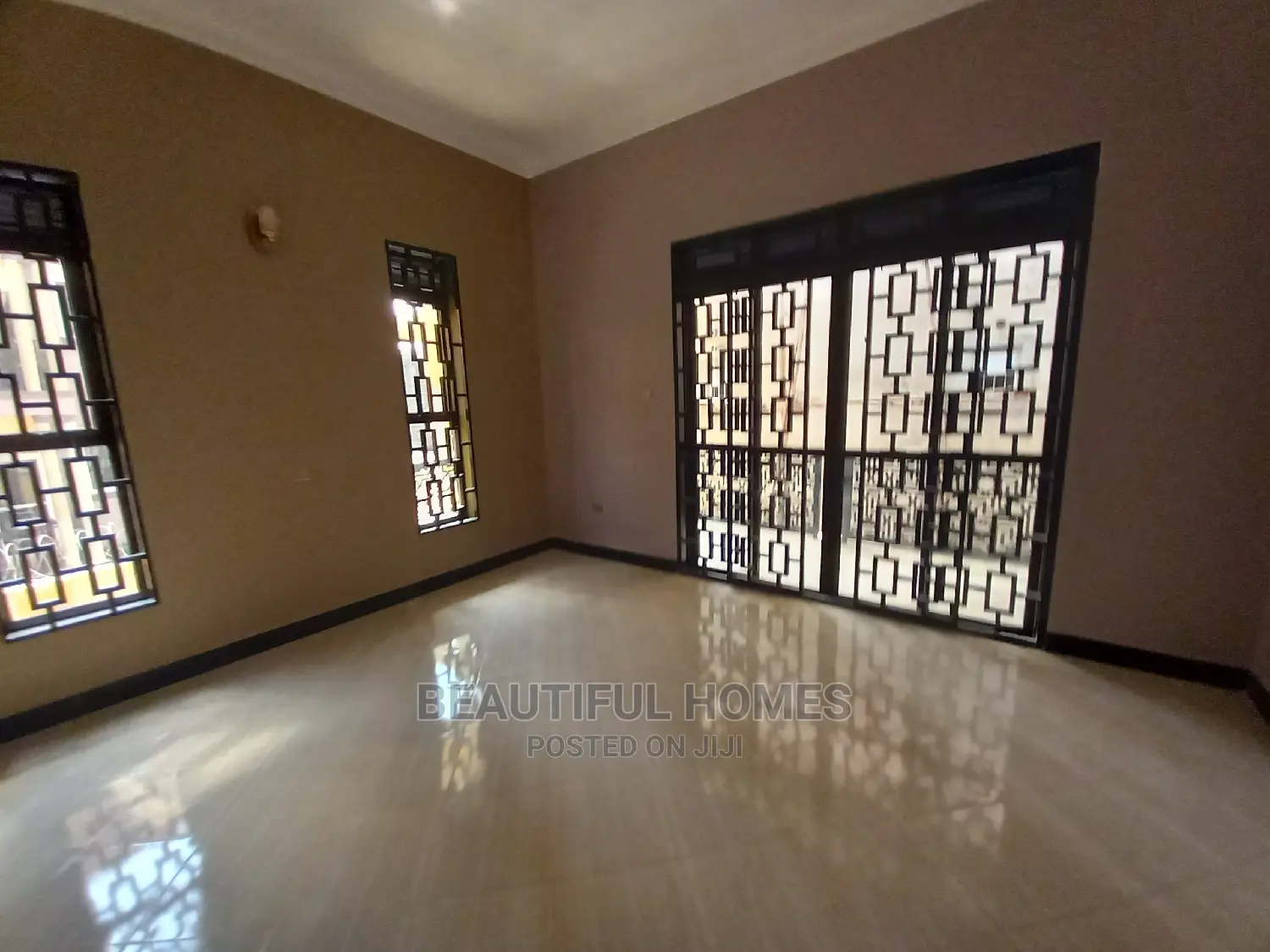 Furnished 7bdrm Mansion in Najjera, Central Division for Sale in Central Division