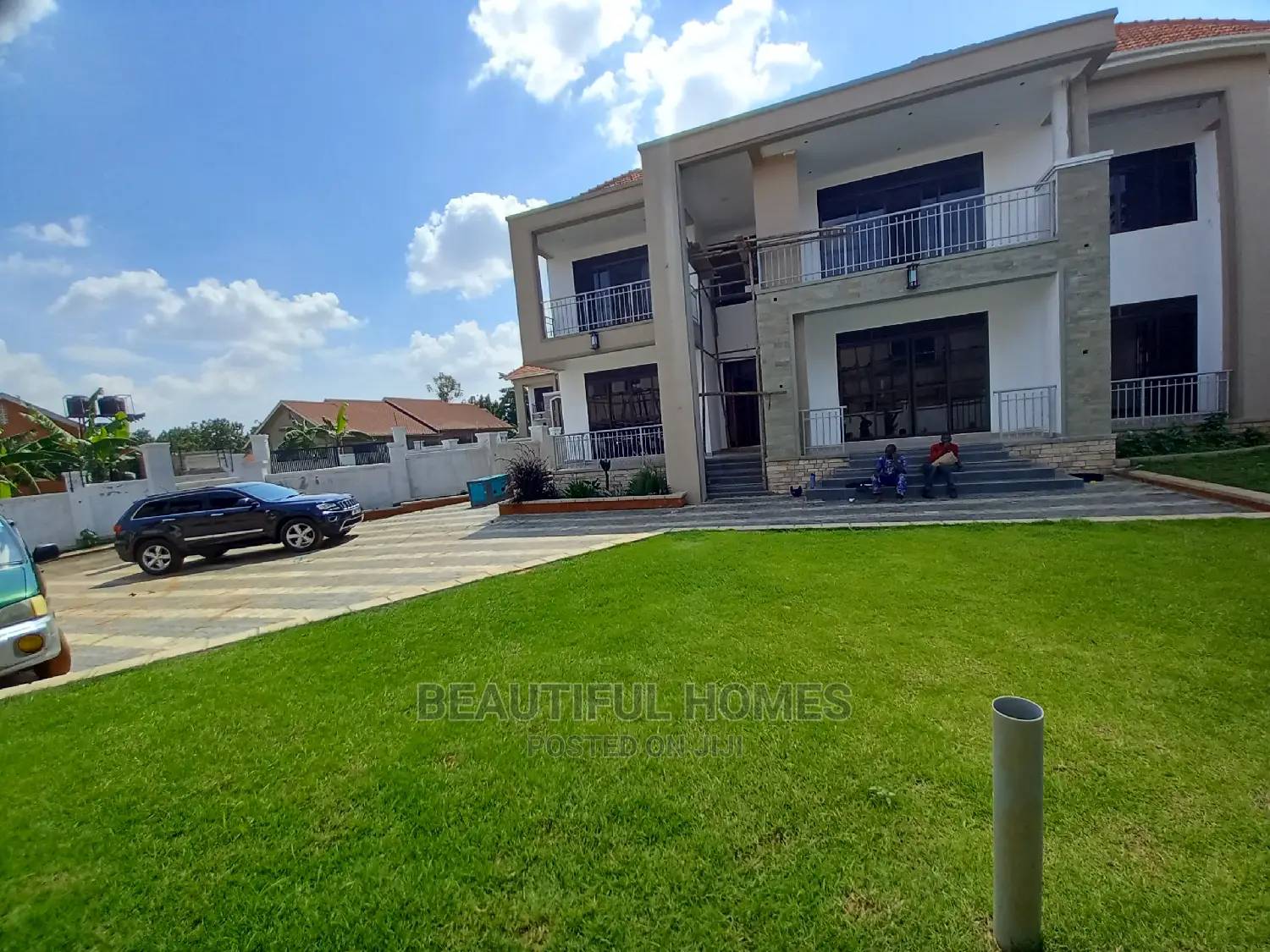 Furnished 6bdrm Mansion in Corporate Heights, Kira for Sale in Kira