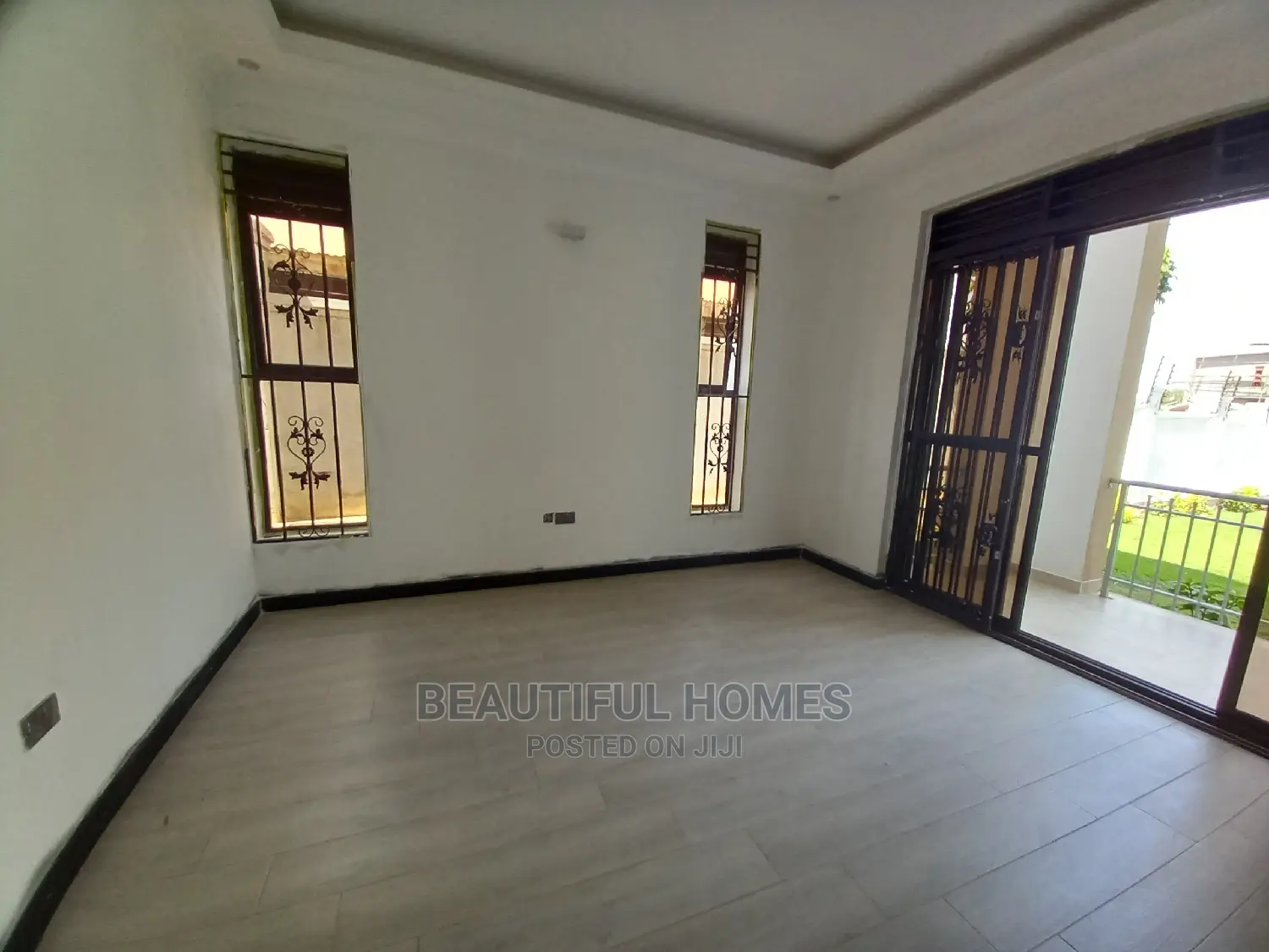 Furnished 6bdrm Mansion in Corporate Heights, Kira for Sale in Kira