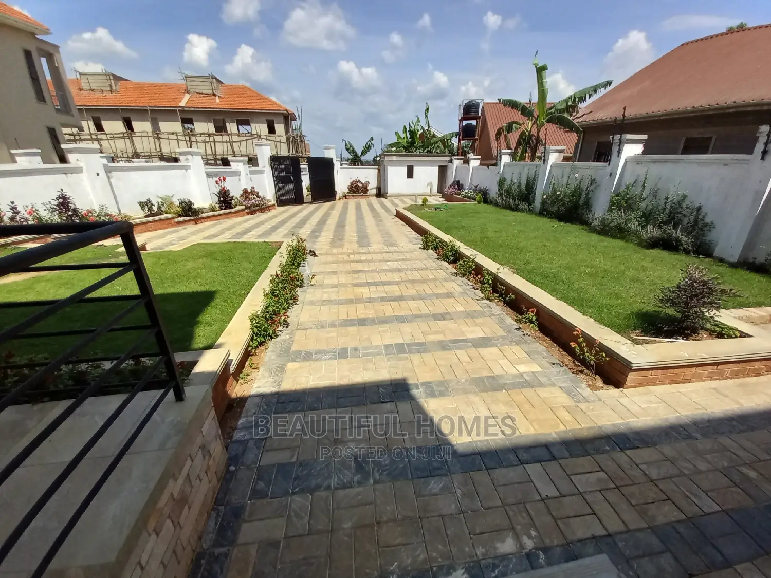Furnished 6bdrm Duplex in Kira Rich, Central Division for Sale in Central Division