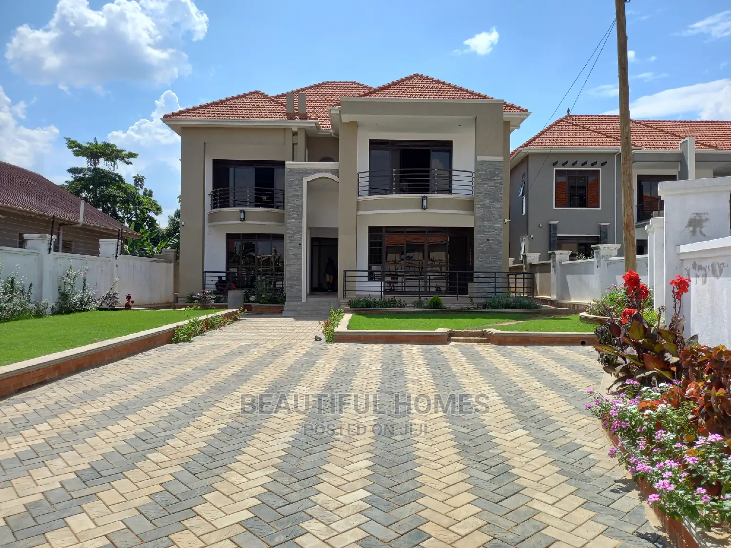 Furnished 6bdrm Mansion in Kira, Central Division for Sale in Central Division
