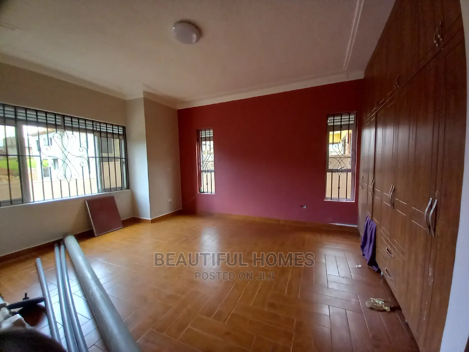 Furnished 4bdrm Mansion in Kira Mamerito, Central Division for Sale in Central Division