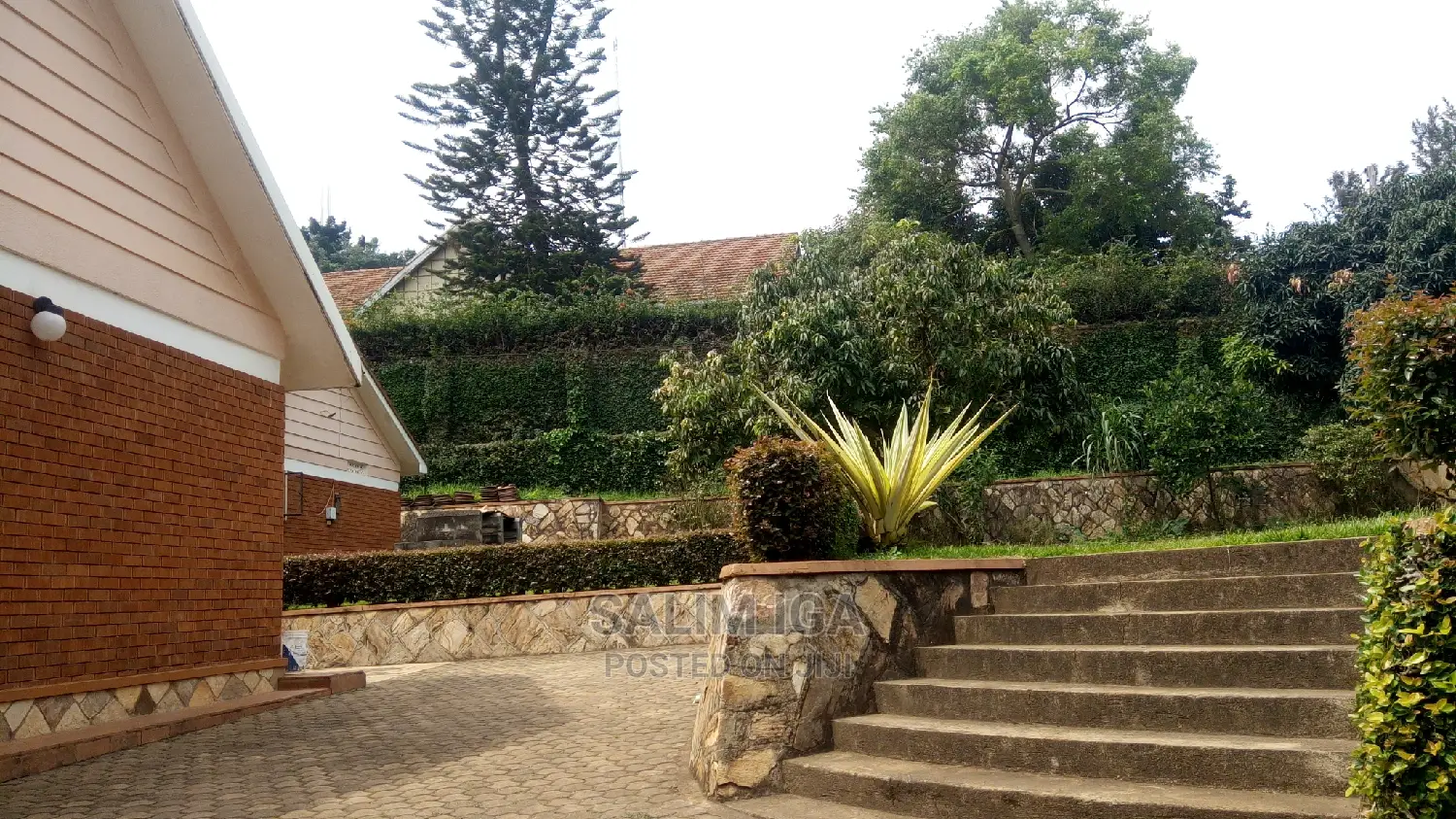 4bdrm Duplex in Kololo Property, Central Division for Rent in Central Division