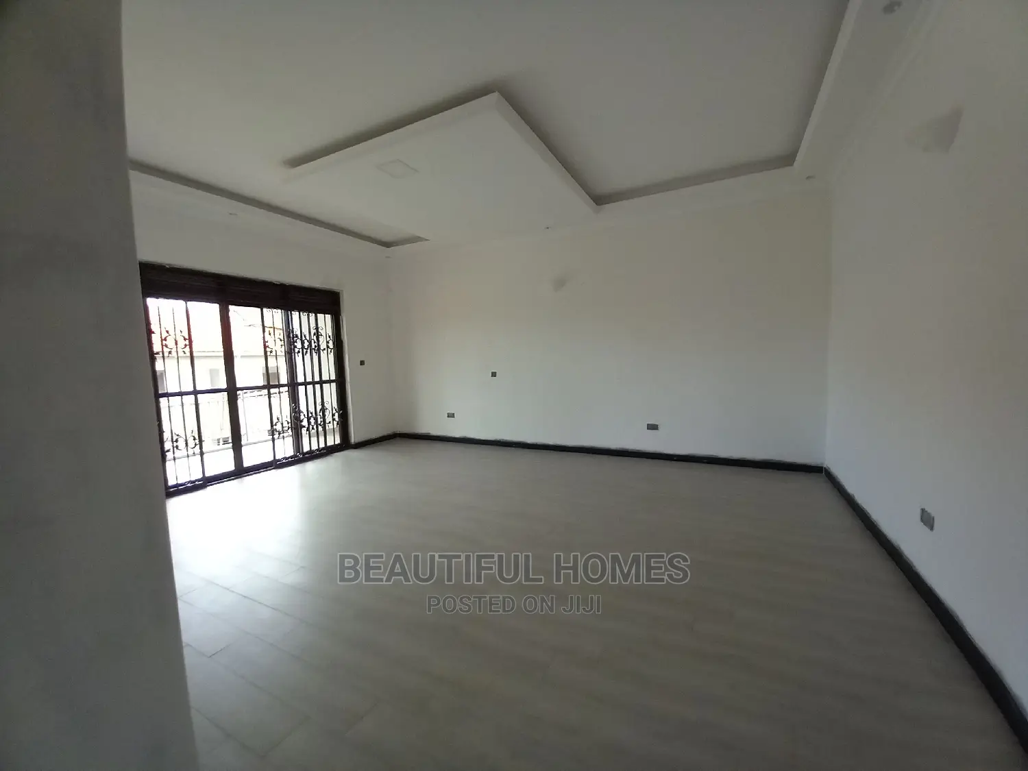 Furnished 6bdrm Mansion in Kiwatule Rich, Nakawa for Sale in Nakawa