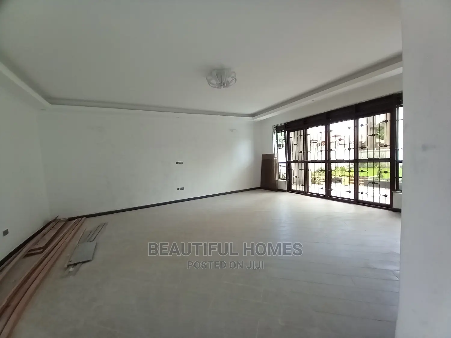 Furnished 6bdrm Mansion in Kira for Sale in Kira